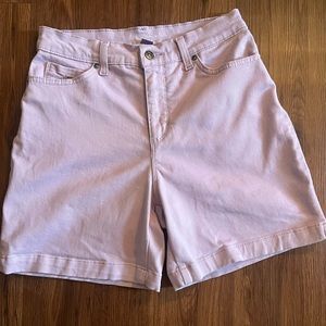 Gloria Vanderbilt light lavender shorts